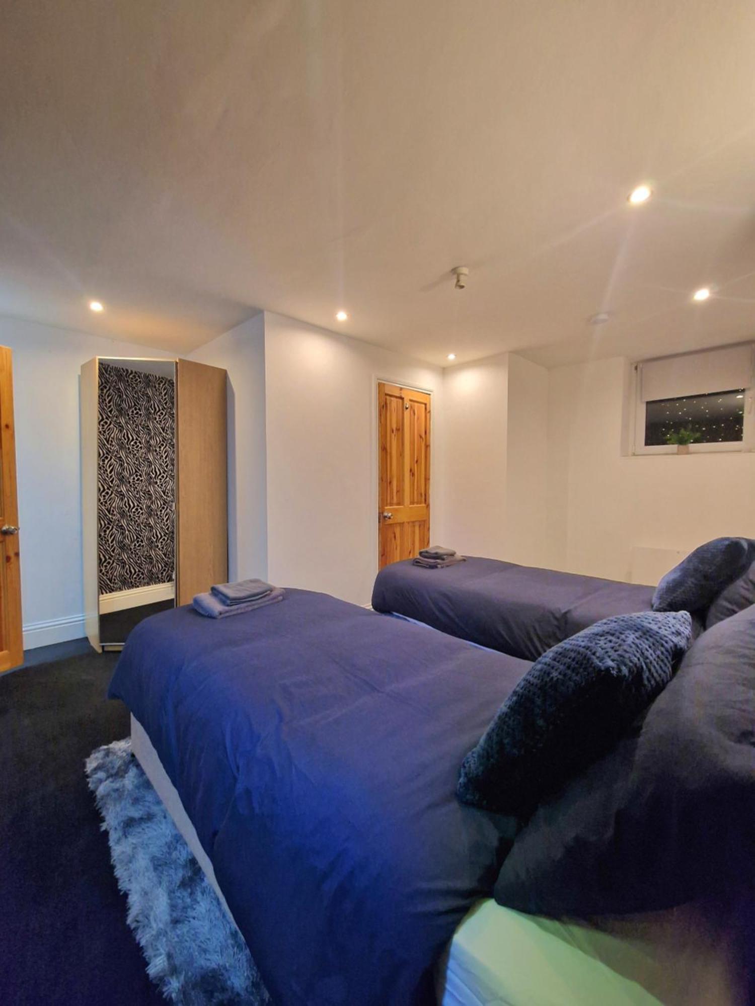 Private Courtyard Apartment In Bradford With Parking Shipley  Exterior foto